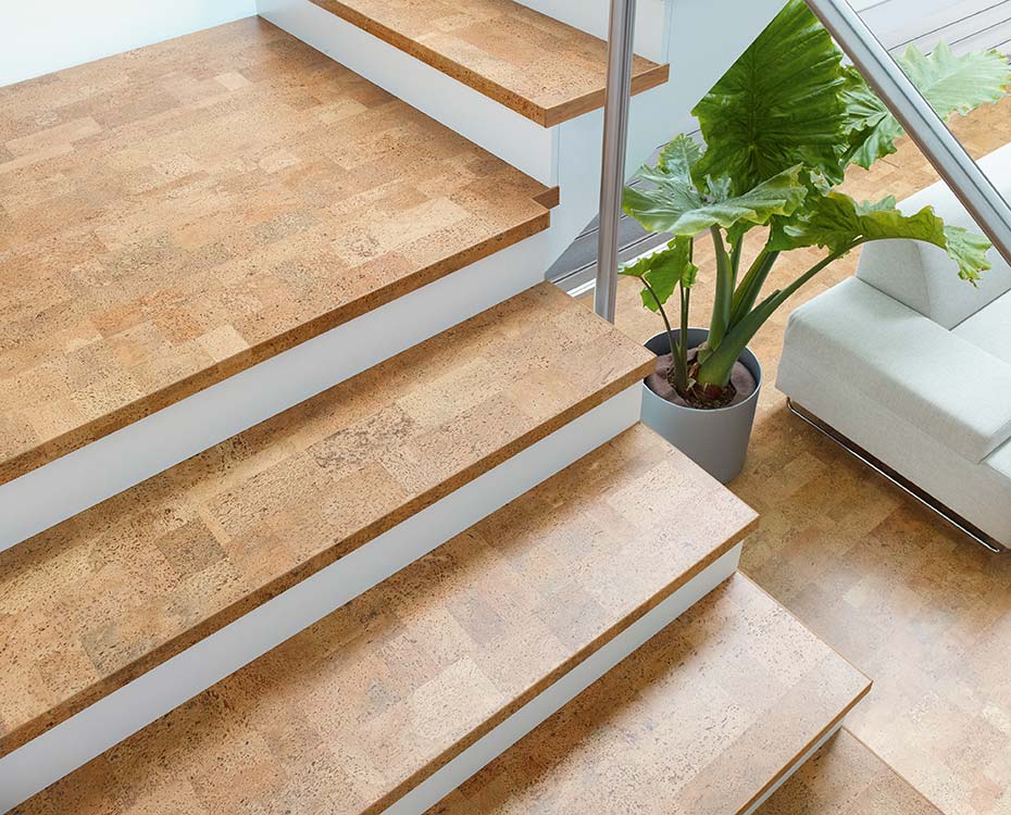 Wohntipp von HolzLand Beese in Unna: Auch Korkböden kannst Du auf der Treppe verlegen lassen.