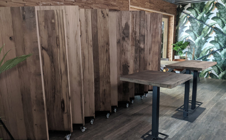 Eine Auswahl an Tischplatten aus Altholz